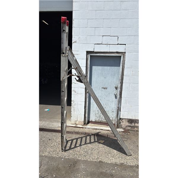 7' ALUMINUM STEP/EXTENSION LADDER *1 FOOT MISSING*