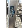 Image 2 : INDUSTRIAL LITE ADJUSTABLE 4' ALUMINUM STEP/EXTENSION LADDER