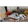Image 2 : SHELF OF ASSORTED LIFTING CLAMPS