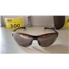 Image 2 : PAIR MAUI JIM SUNGLASSES WITH CASE