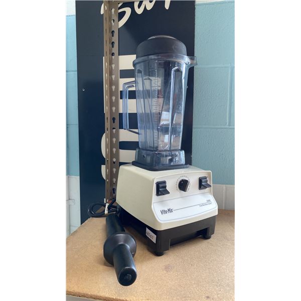 VITA-MIX 5000 TOTAL NUTRITION CENTER BLENDER