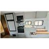 Image 14 : 2011 JAY FLIGHT TRAVEL TRAILER, WHITE, VIN 1UJBJ0BN2B77B0053