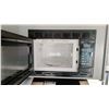 Image 23 : 2011 JAY FLIGHT TRAVEL TRAILER, WHITE, VIN 1UJBJ0BN2B77B0053