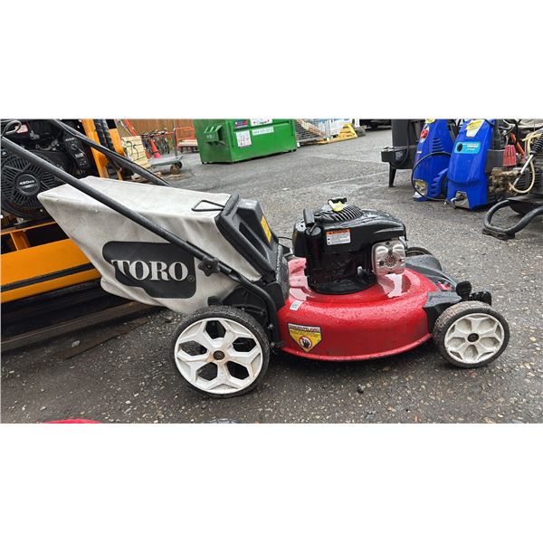 TORO GTS 140CC GAS POWERED LAWN MOWER WITH GRASS CATCHER BAG