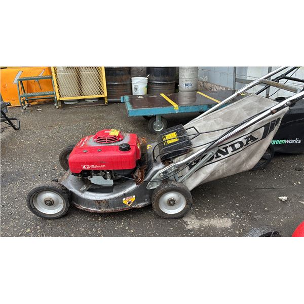 HONDA HRC216 COMMERCIAL HYDROSTATIC GAS LAWN MOWER WITH GRASS CATCHER BAG