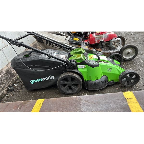 GREENWORKS 40V BATTERY OPERATED LAWN MOWER W/GRASS CATCHER BAG *NO BATTERY OR CHARGER*