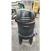 Image 2 : CHAR-BROIL THE BIG EASY TRU-INFRARED PROPANE 3-IN-1 SMOKER, ROASTER 7 GRILL