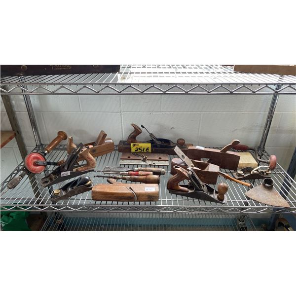LARGE GROUP OF ASSORTED VINTAGE WOODWORKERS TOOLS