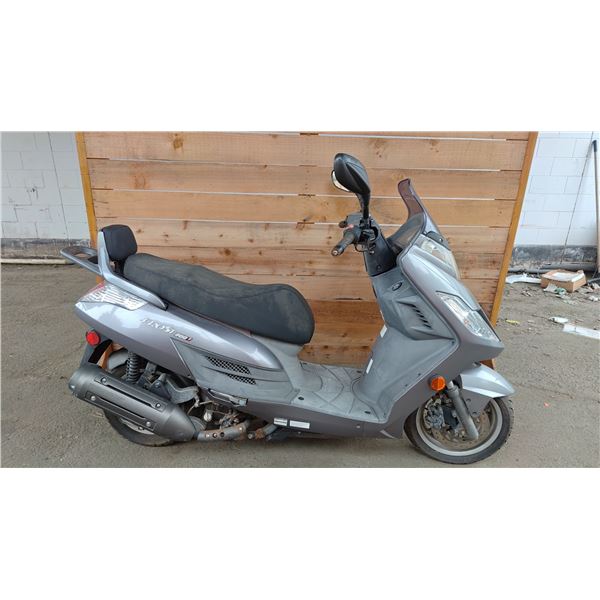 2009 KYMCO FROST 200I, OPEN SCOOTER GREY, VIN RFBT9H15X9B280106,