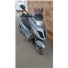 Image 2 : 2009 KYMCO FROST 200I, OPEN SCOOTER GREY, VIN RFBT9H15X9B280106,
