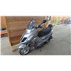 Image 4 : 2009 KYMCO FROST 200I, OPEN SCOOTER GREY, VIN RFBT9H15X9B280106,