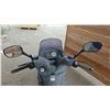 Image 9 : 2009 KYMCO FROST 200I, OPEN SCOOTER GREY, VIN RFBT9H15X9B280106,