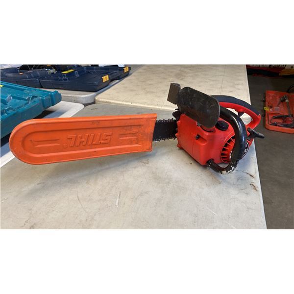 HOMELITE XL2 GAS POWERED AUTOMATIC CHAINSAW WITH STIHL BLADE COVER