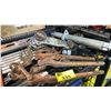 Image 1 : LOT OF ASSORTED 1.5 TON LEVER CHAIN HOIST ,LEVER CHAIN BINDERS AND TAILER BALL HITCH