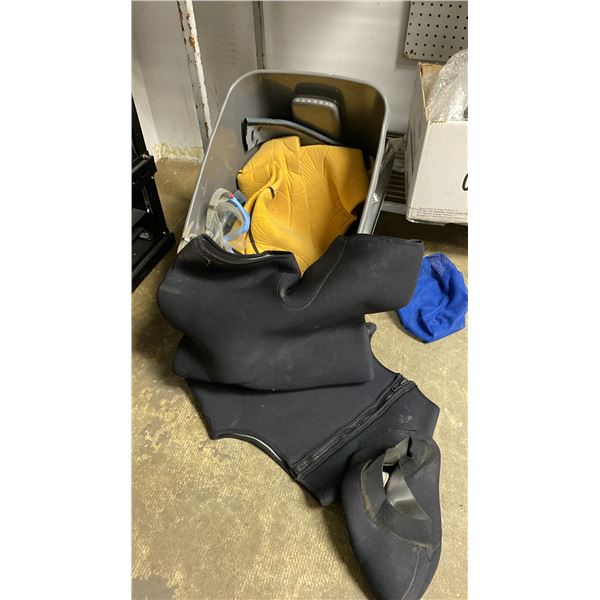 TOTE OF ASSORTED SCUBA GEAR