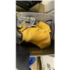 Image 2 : TOTE OF ASSORTED SCUBA GEAR