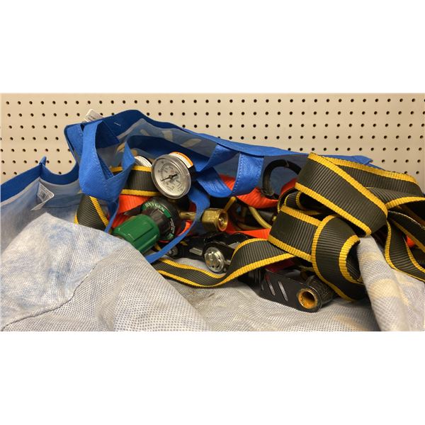 ADIDA SPORT BAG, WIG & BAG OF RATCHET TIE-DOWN STRAPS & OXYGEN TANK GAUGE