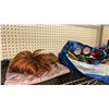 Image 3 : ADIDA SPORT BAG, WIG & BAG OF RATCHET TIE-DOWN STRAPS & OXYGEN TANK GAUGE