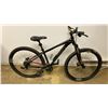 Image 6 : DEVINCI BLACK 10 SPEED MOUNTAIN BIKE
