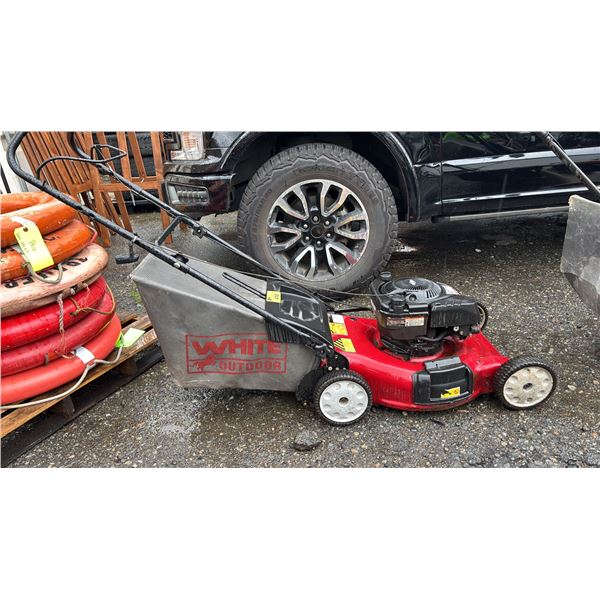 BRIGGS & STRATTON GAS POWERED LAWN MOWER ( WORKING CONDITION UNKNOWN)