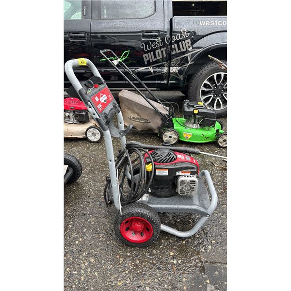 BRIGGS & STRATTON GAS POWERED PRESSURE WASHER 2200 MAX PSI 1.9 MAX GPM