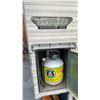 Image 11 : VANGUARD TRUCK CAMPER MODEL P-8RF WITH PROPANE HEATER (1 LEG BROKEN, ALL LEGS DETACHED,