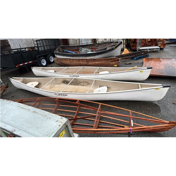 CLIPPER FIBERGLASS CANOE 17FT LENGTH