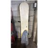 Image 3 : LIMITED SNOWBOARD WITH BINDINGS
