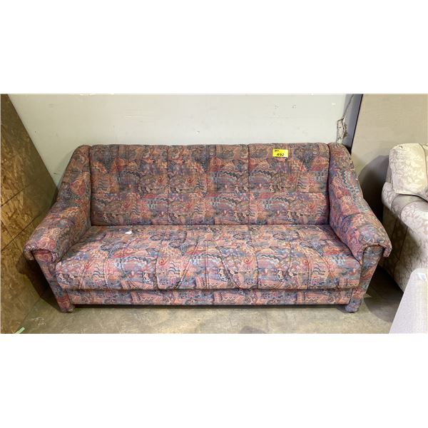 FABRIC UPHOLSTERED SOFA WITH TUFTED CUSHIONS & BACK