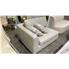 Image 3 : MOES LEATHER SECTIONAL PIECE WITH CUSHIONS