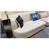 Image 3 : MOES SECTIONAL PIECE WITH CUSHIONS