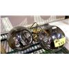 Image 4 : SHELF OF ASSORTED CEILING & WALL MOUNTED LIGHTS & LIGHT FIXTURES