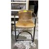 Image 2 : COUNTER HEIGHT CHAIR