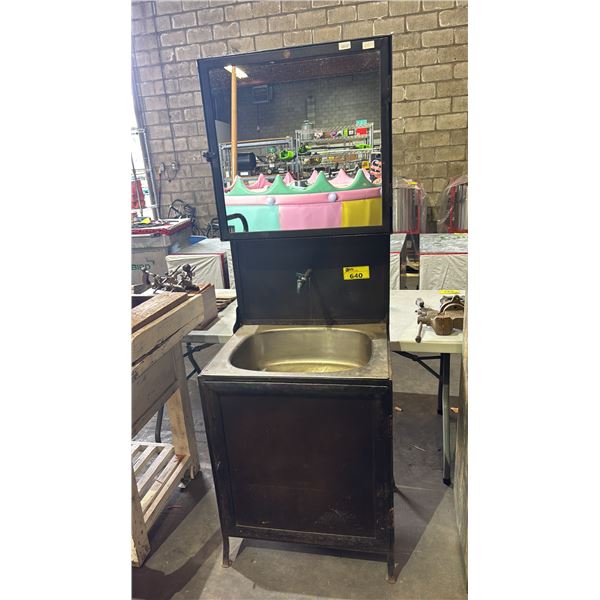 VINTAGE FREESTANDING UTILITY SINK WITH CONNECTION FOR A HOSE IN THE BACK