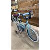 Image 2 : CHILDREN'S HUFFY "FROZEN" BIKE WITH TRAINING WHEELS