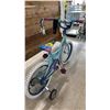 Image 3 : CHILDREN'S HUFFY "FROZEN" BIKE WITH TRAINING WHEELS