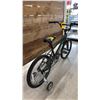 Image 3 : CHILD'S MONGOOSE BOOST BIKE WITH TRAINING WHEELS
