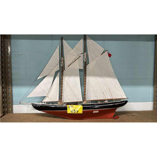 "BLUENOSE" SHIP MODEL WITH SAILS *RUDDER IS BROKEN*