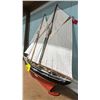 Image 3 : "BLUENOSE" SHIP MODEL WITH SAILS *RUDDER IS BROKEN*