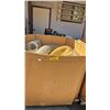 Image 1 : PALLET OF 10",8",6" FLEX HOSES