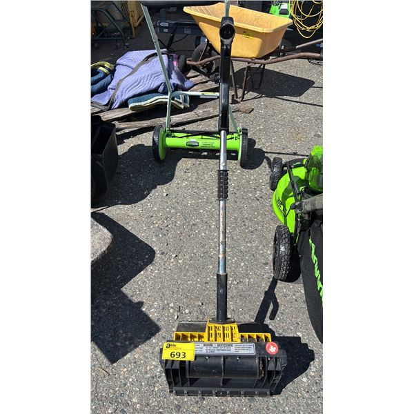 NOMA ELECTRIC SNOW SHOVEL *NO POWER CORD*