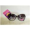 Image 1 : PAIR OF SUNGLASSES