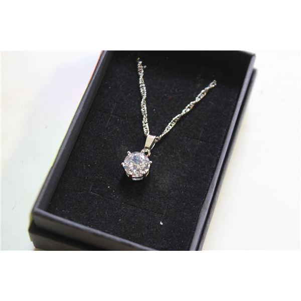 SP 6 CLAW CRYSTAL NECKLACE IN GIFT BOX