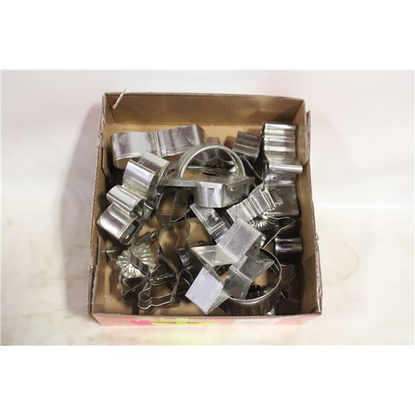 FLAT OF VTG. METAL COOKIE CUTTERS