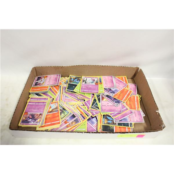 OVER 150 HALLOWEEN POKEMON CARDS