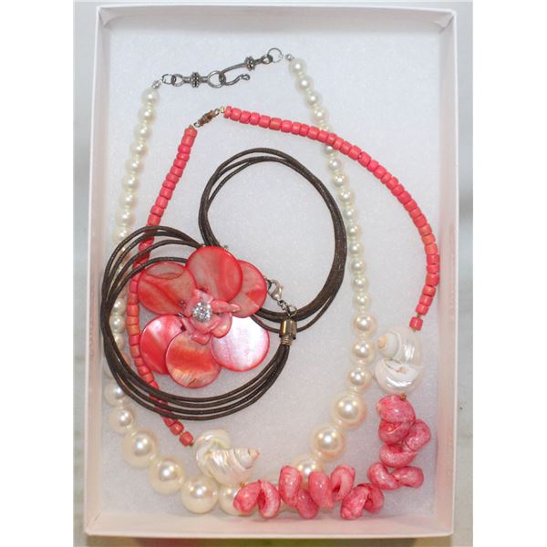 LOT OF 3 VINTAGE NECKLACES, FAUX PEARL