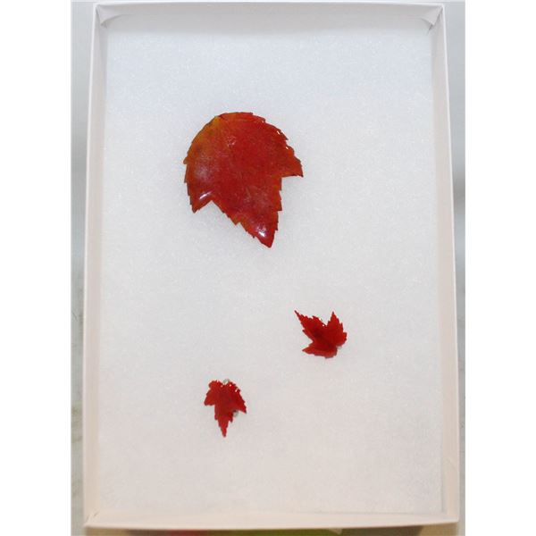 VINTAGE RESIN REAL LEAF MAPLE LEAF