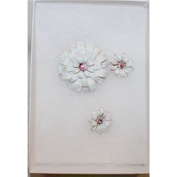 VINTAGE IRIDESCENT ENAMEL FLOWER