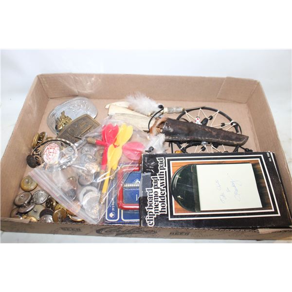 FLAT WITH METAL BUTTONS, BELT BUCKLES,