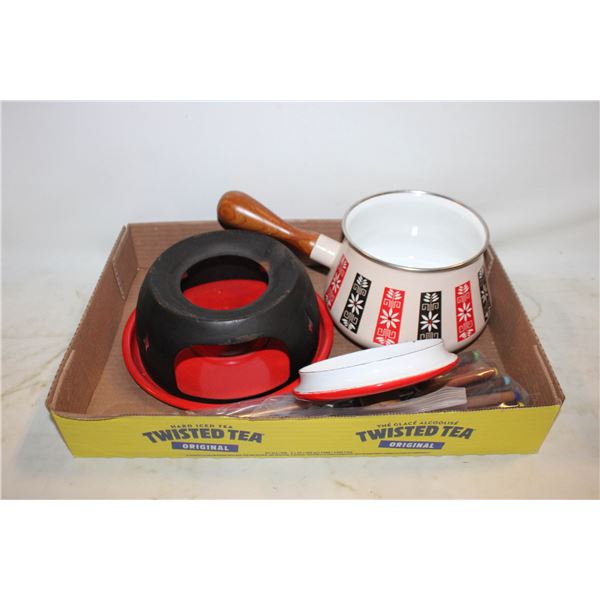 VINTAGE FONDUE SET